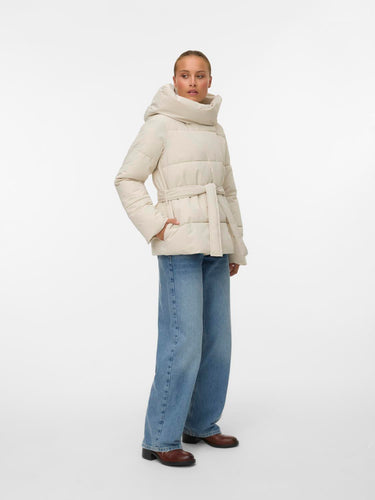 model_shot-front