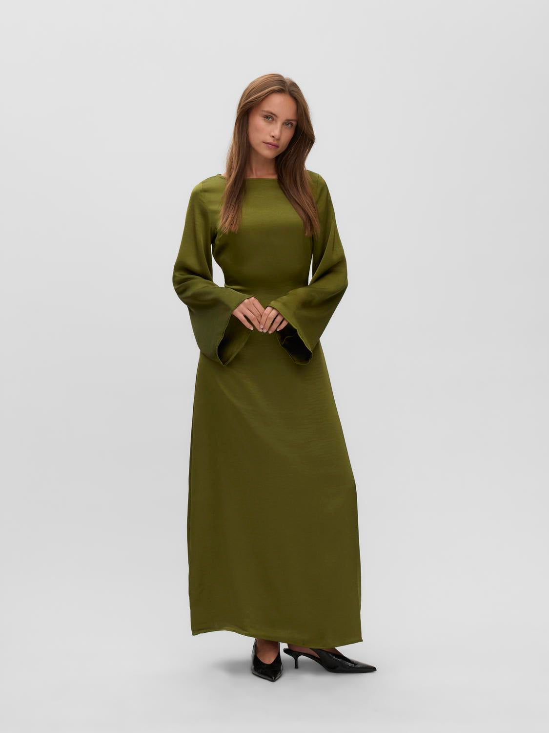 model_shot-front