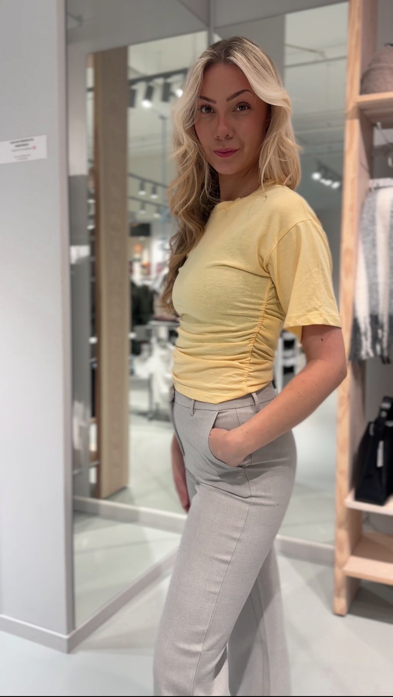 VMMIA T-Shirt - Pale Banana