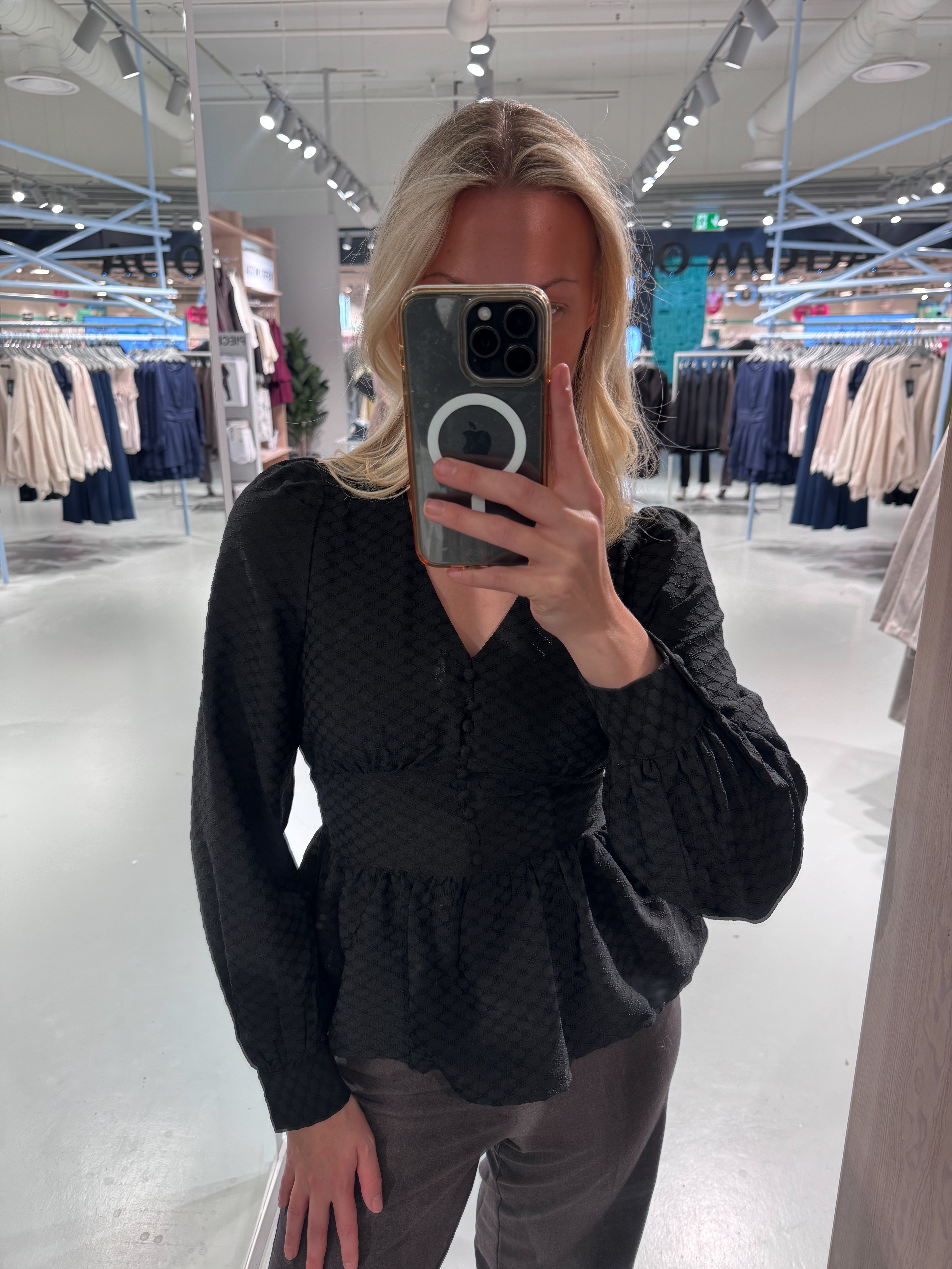 VMAUGUSTA Top - Black