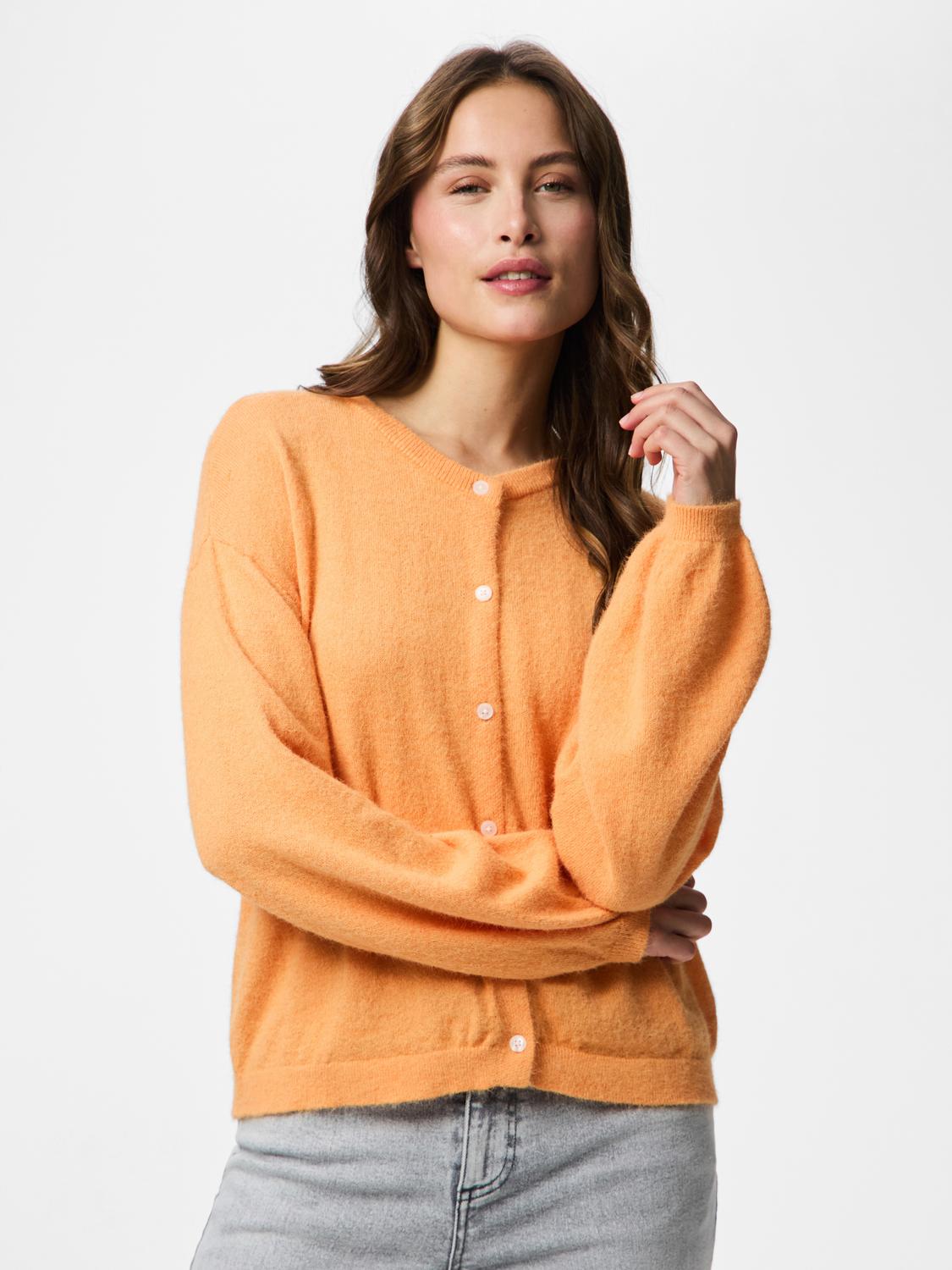 model_shot-front
