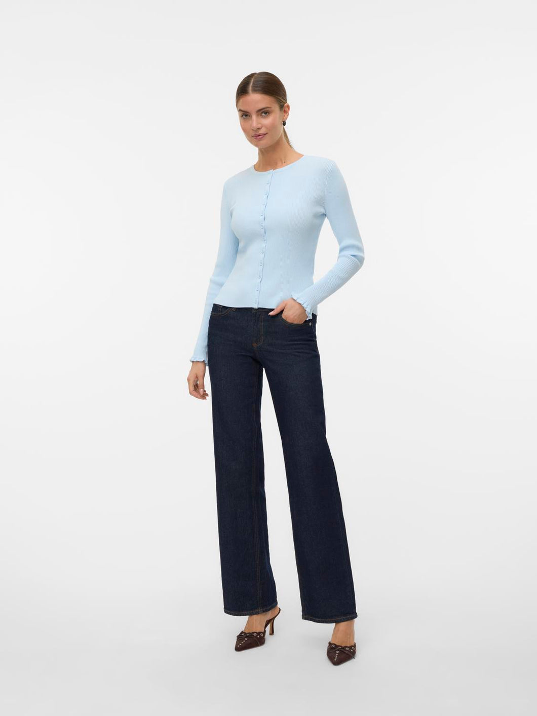 model_shot-front
