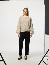 Last inn bildet i Galleri-visningsprogrammet, model_shot-front_full
