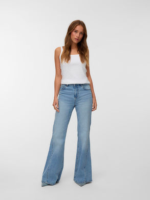 model_shot-front
