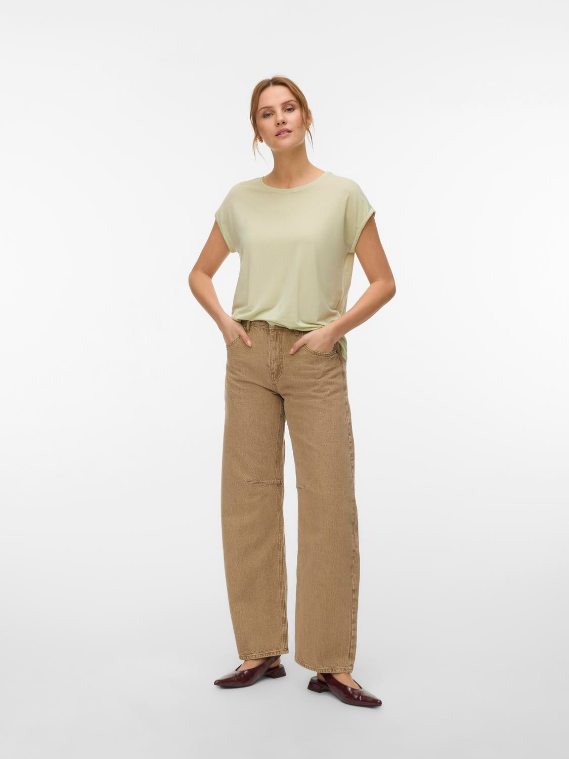 model_shot-front