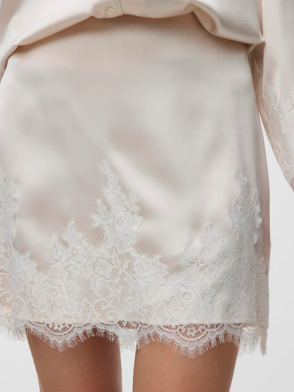 VMROSE Short Skirt - Sand Dollar