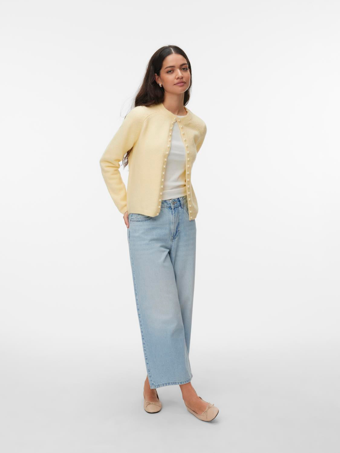 model_shot-front