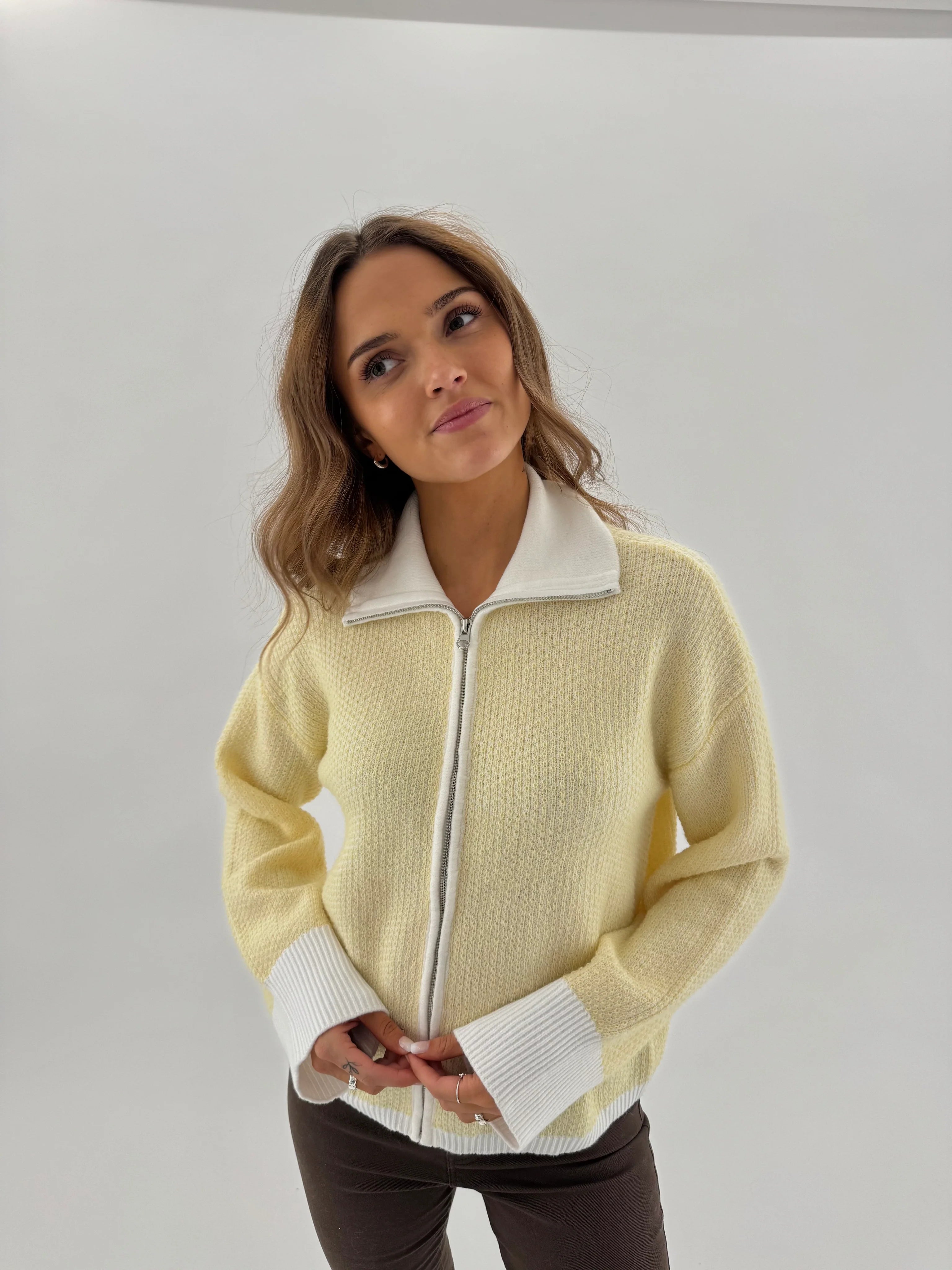 AWOLLIE Knit Cardigan - Snow White