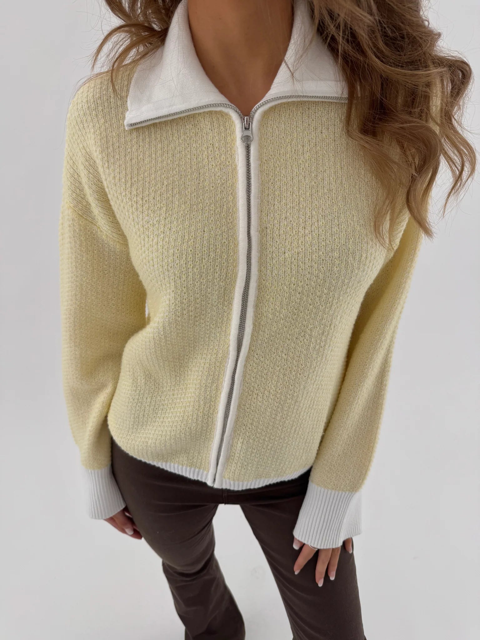 AWOLLIE Knit Cardigan - Snow White