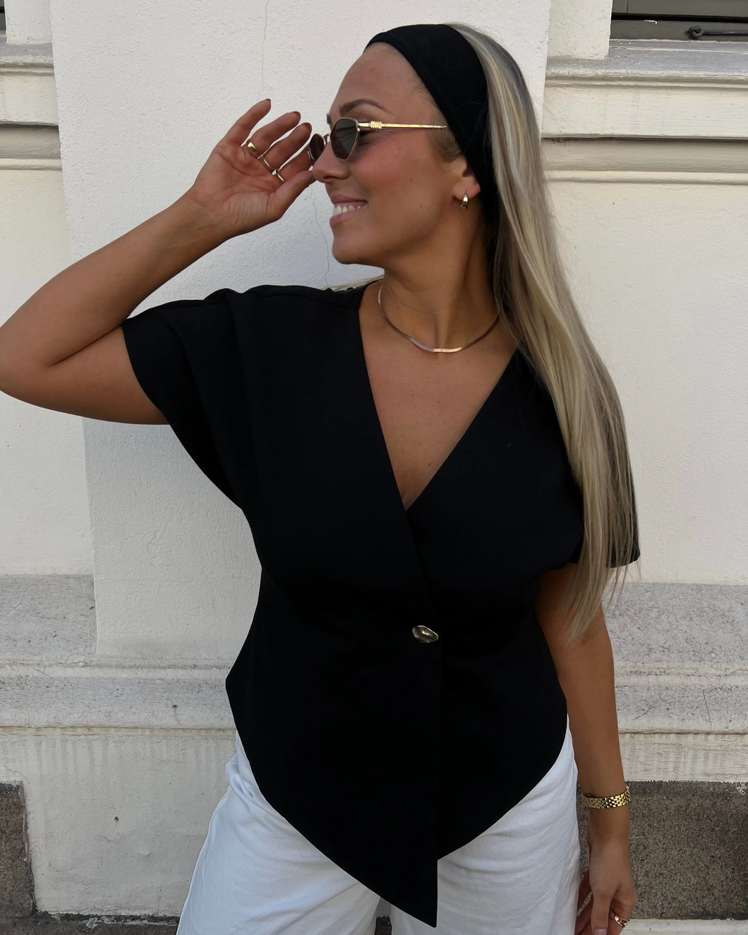 VMSONJA Top - Black