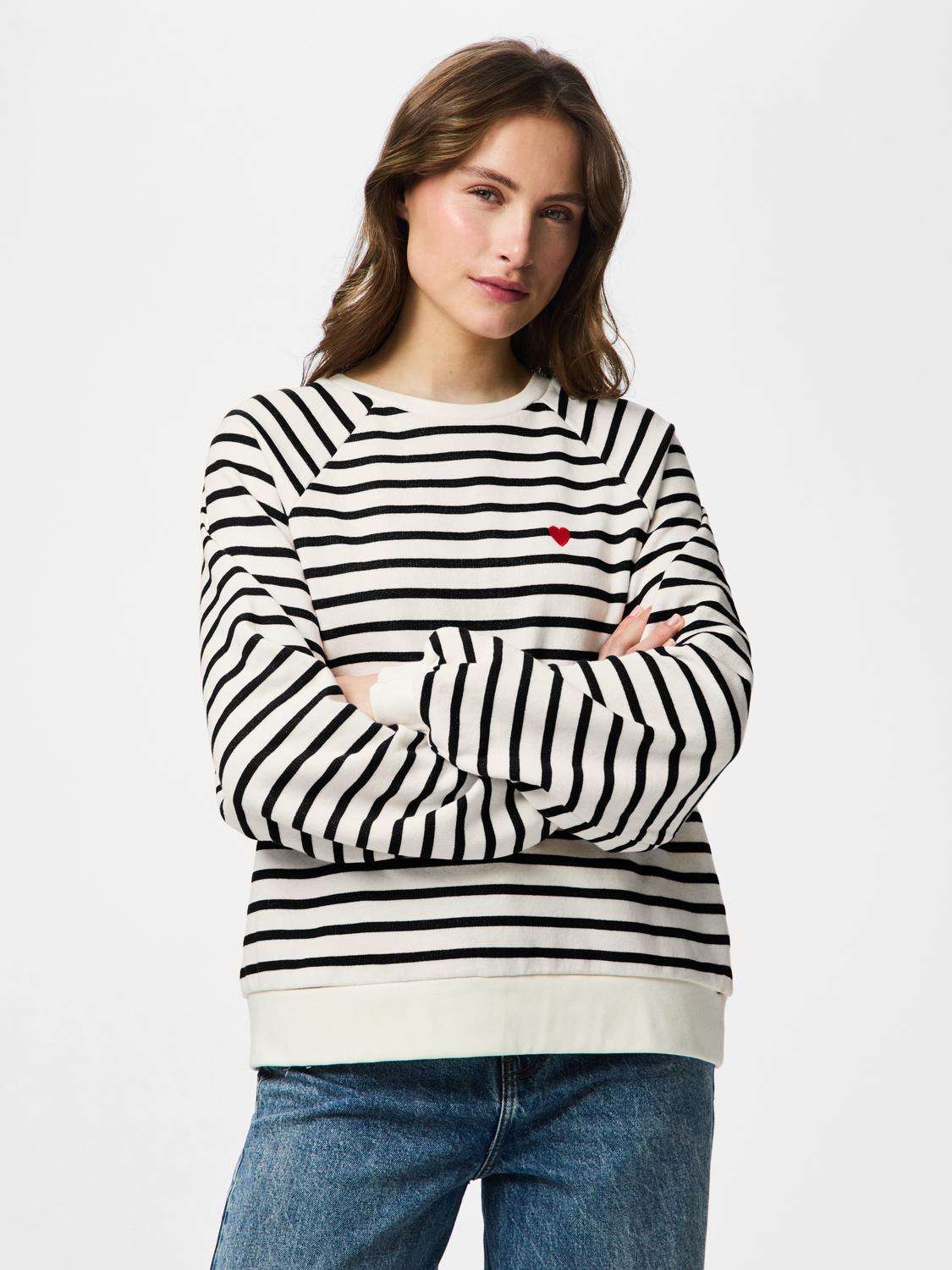model_shot-front