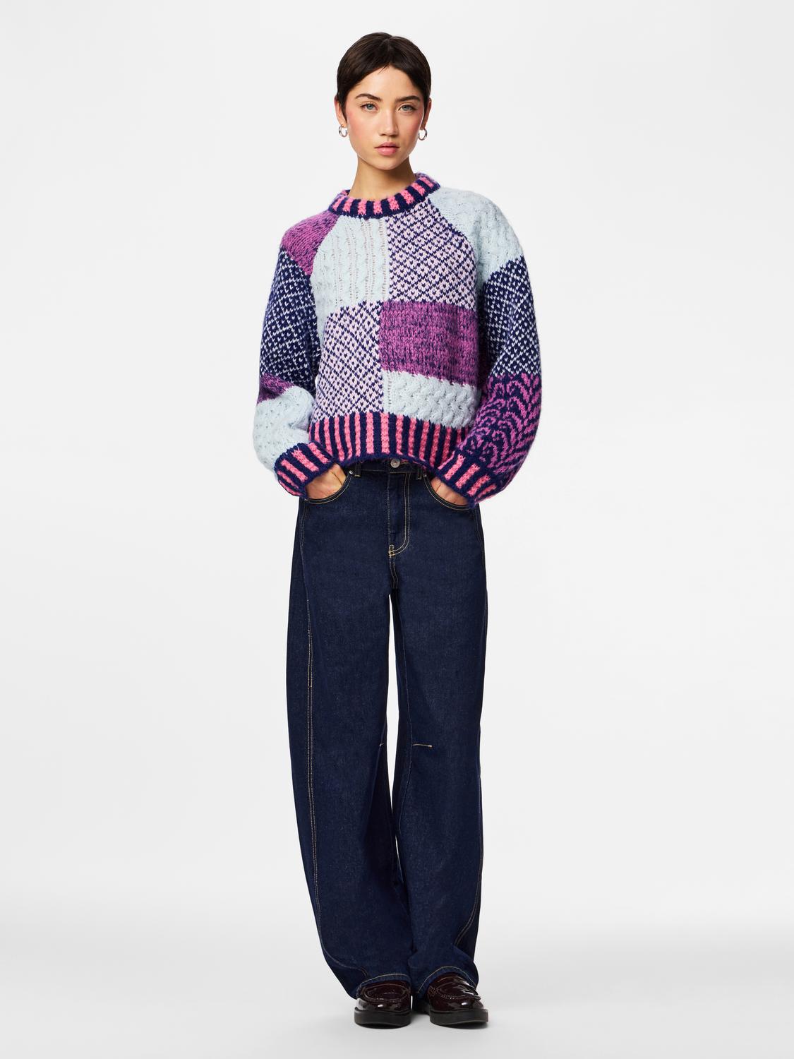 model_shot-front_full