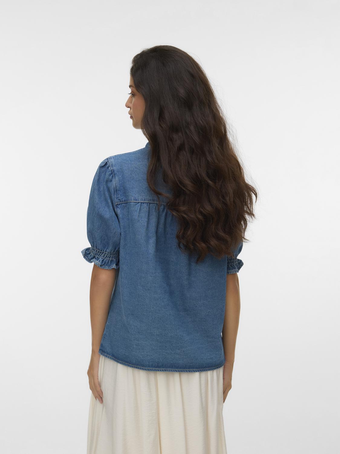 model_shot-back