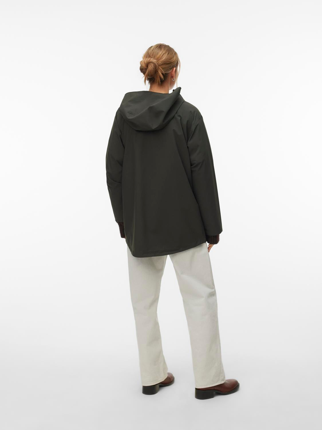 model_shot-back