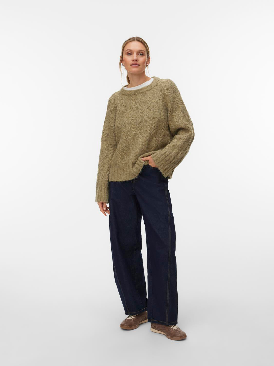 model_shot-front