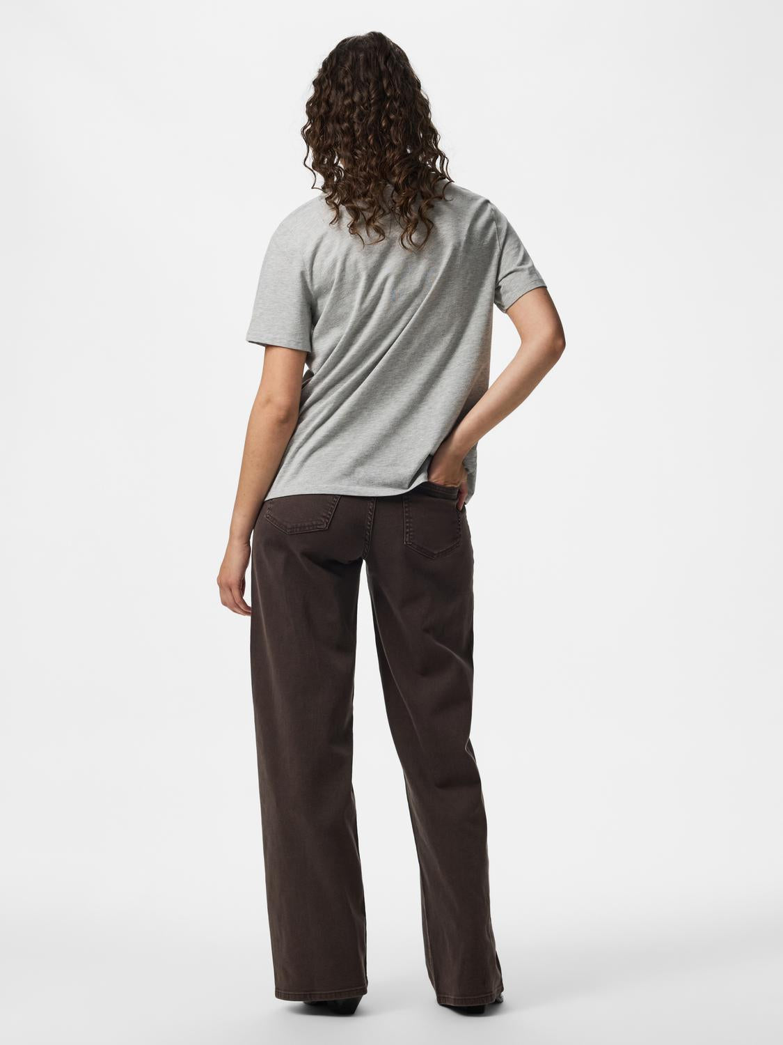model_shot-back