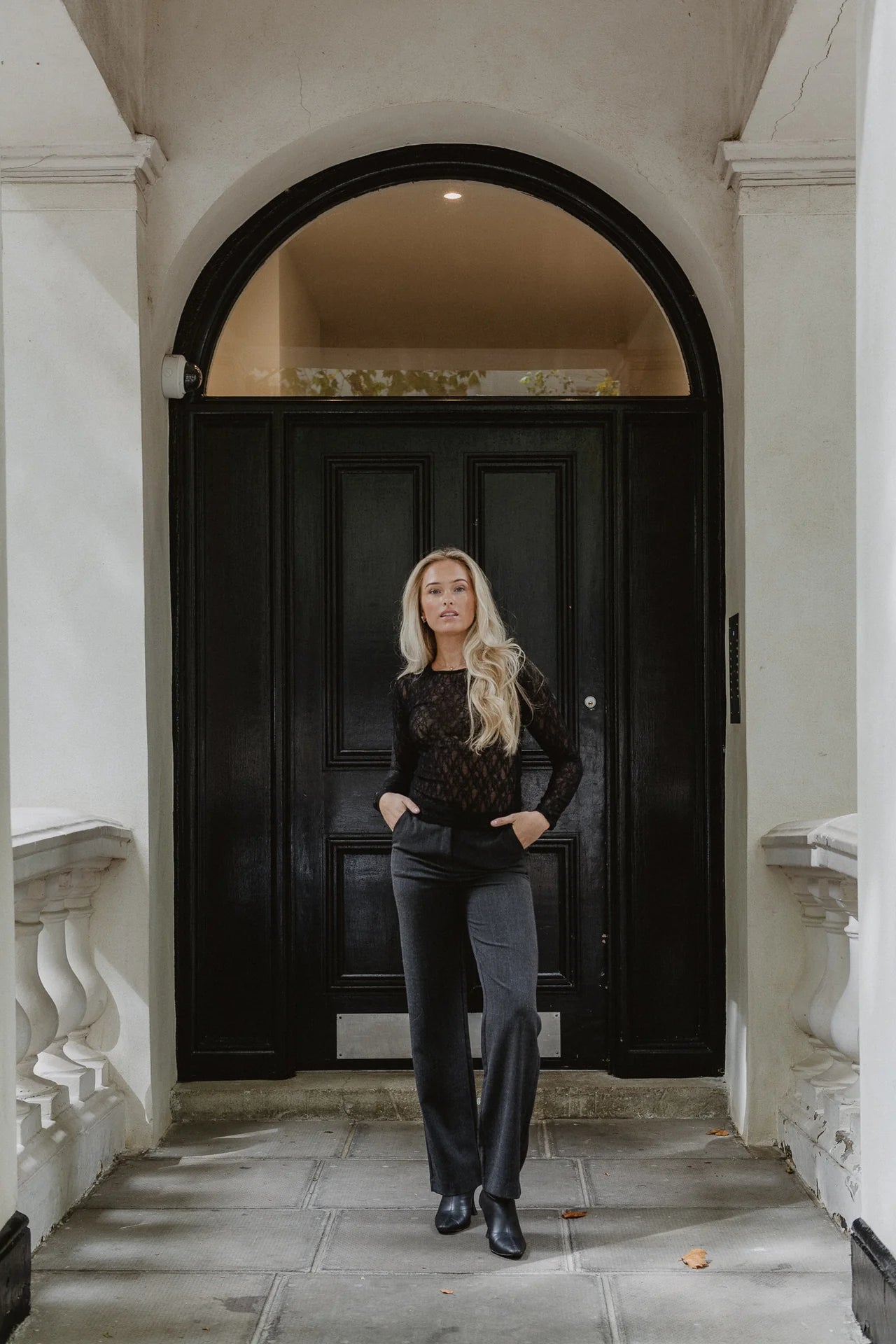 AWTESSY Top - Black