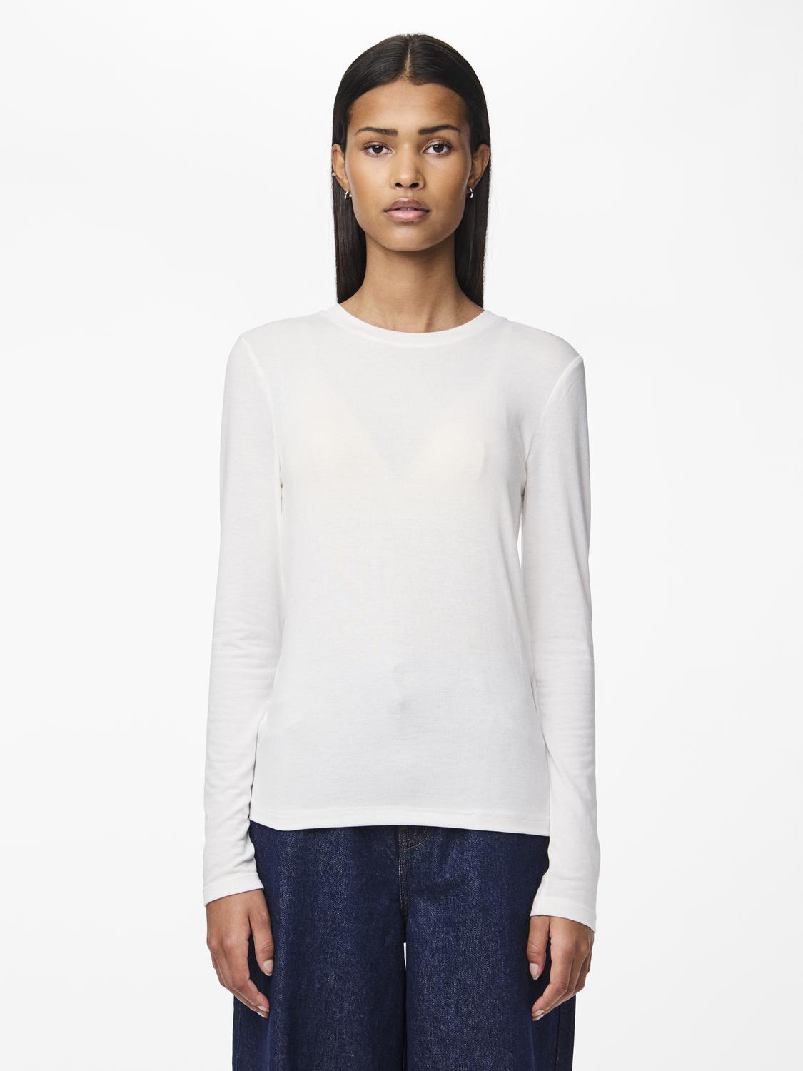 model_shot-front