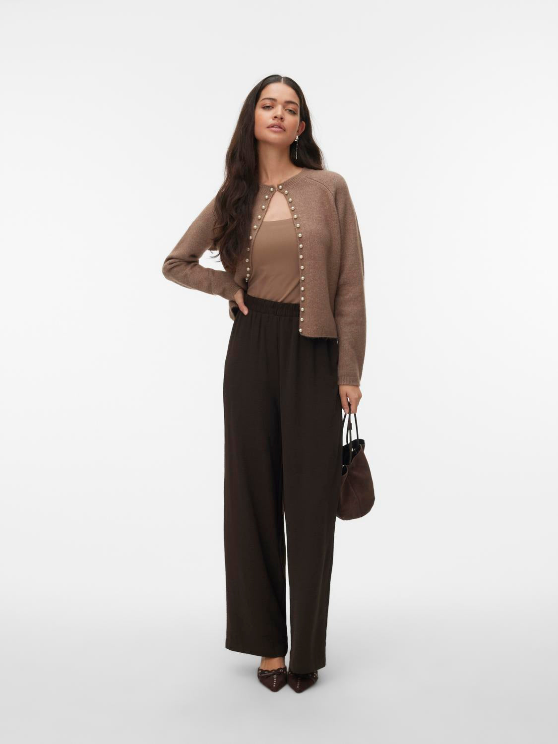 model_shot-front