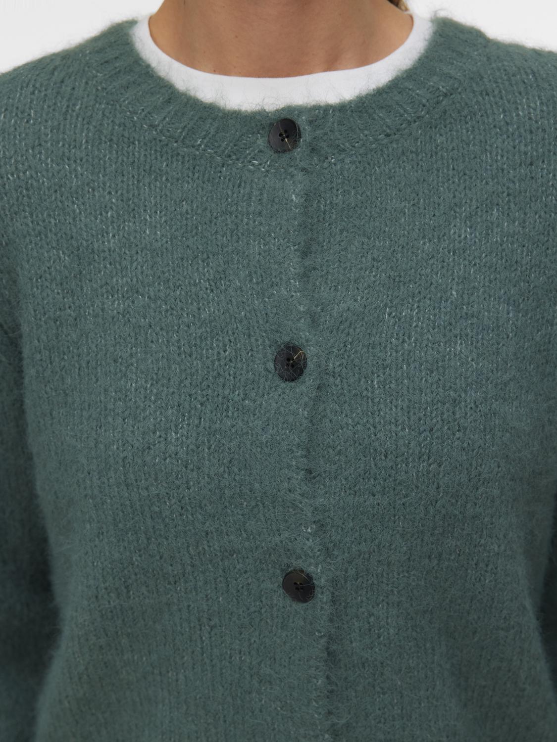 model_shot-detail