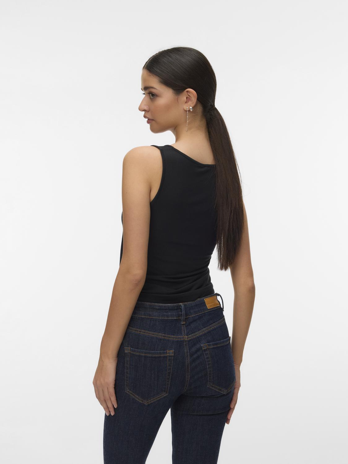 model_shot-back