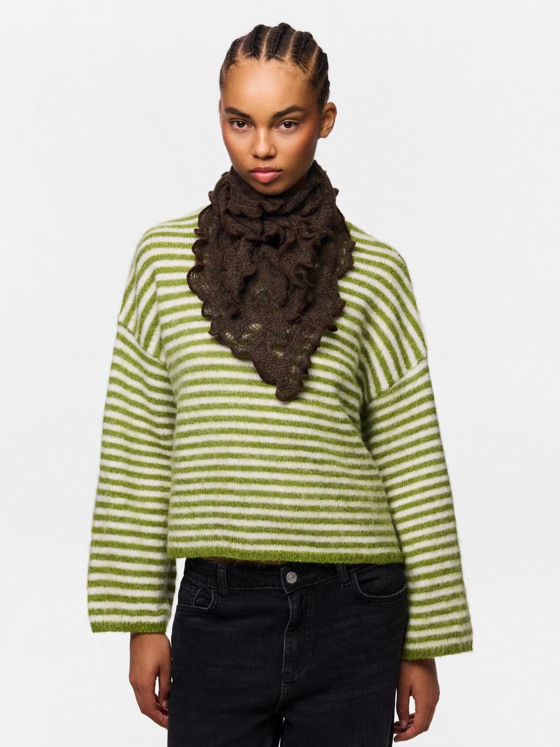 model_shot-front