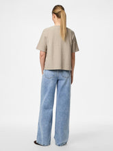 Last inn bildet i Galleri-visningsprogrammet, model_shot-back
