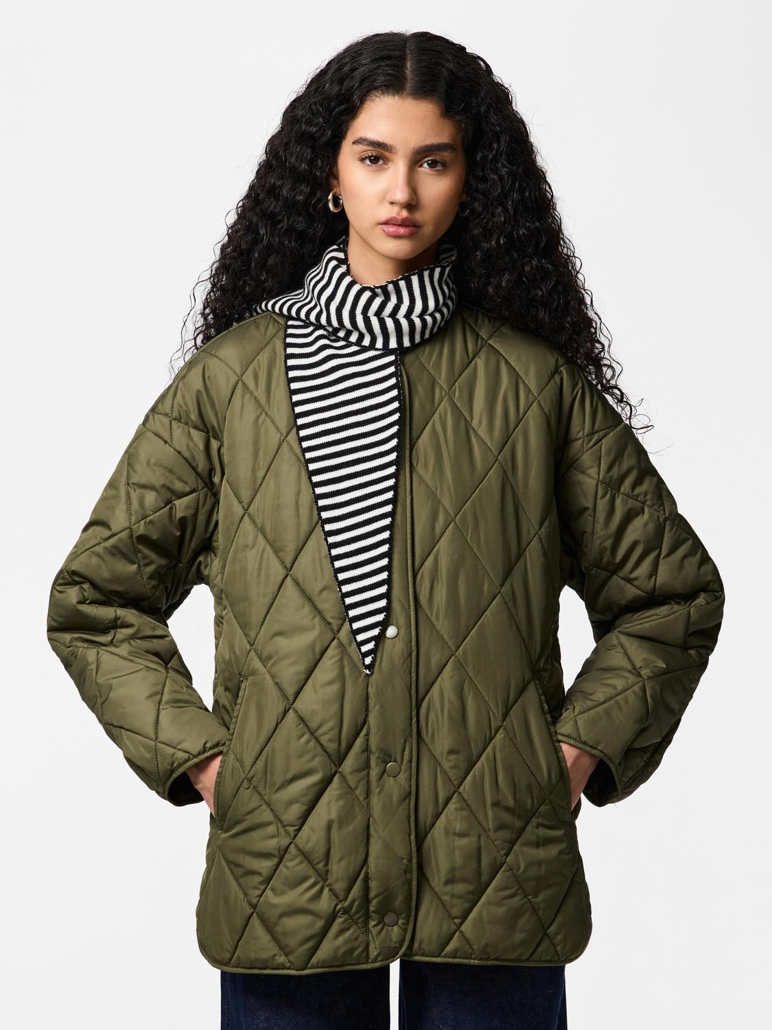 model_shot-front