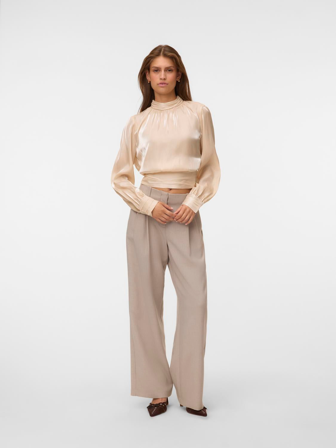 model_shot-front