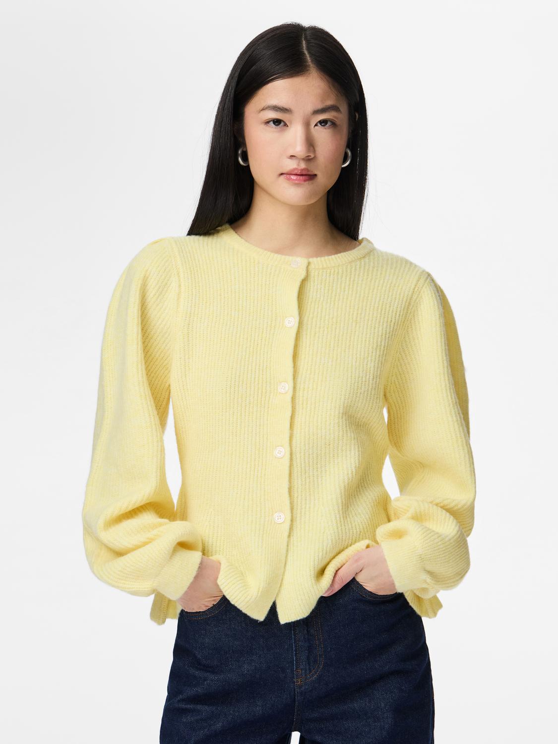 model_shot-front