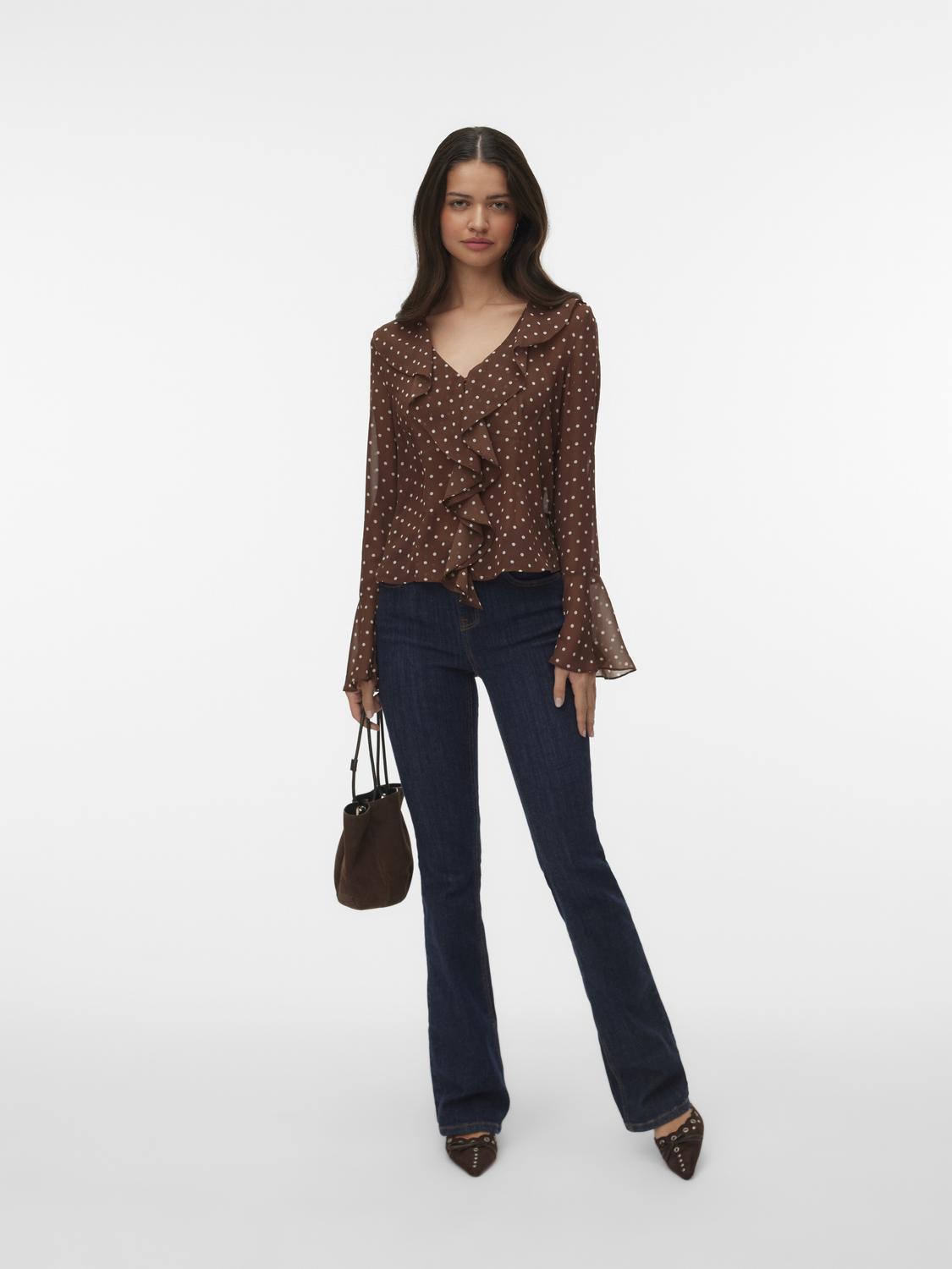 model_shot-front