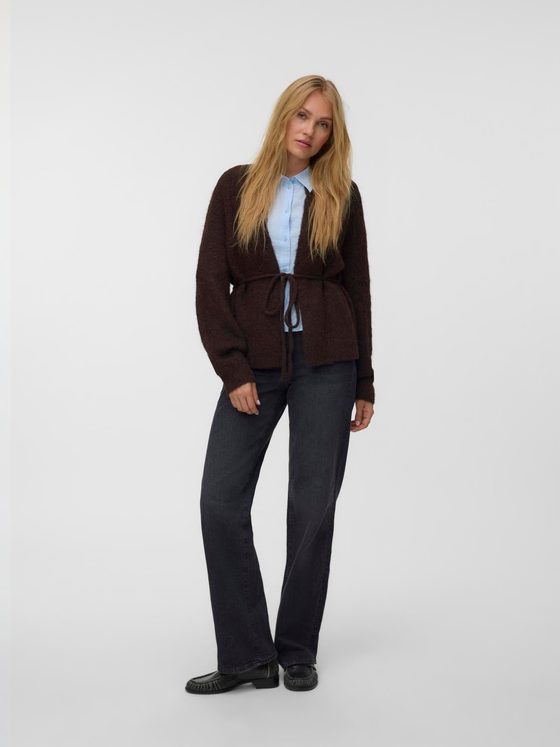 model_shot-front