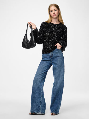 model_shot-front
