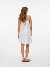 Last inn bildet i Galleri-visningsprogrammet, model_shot-back
