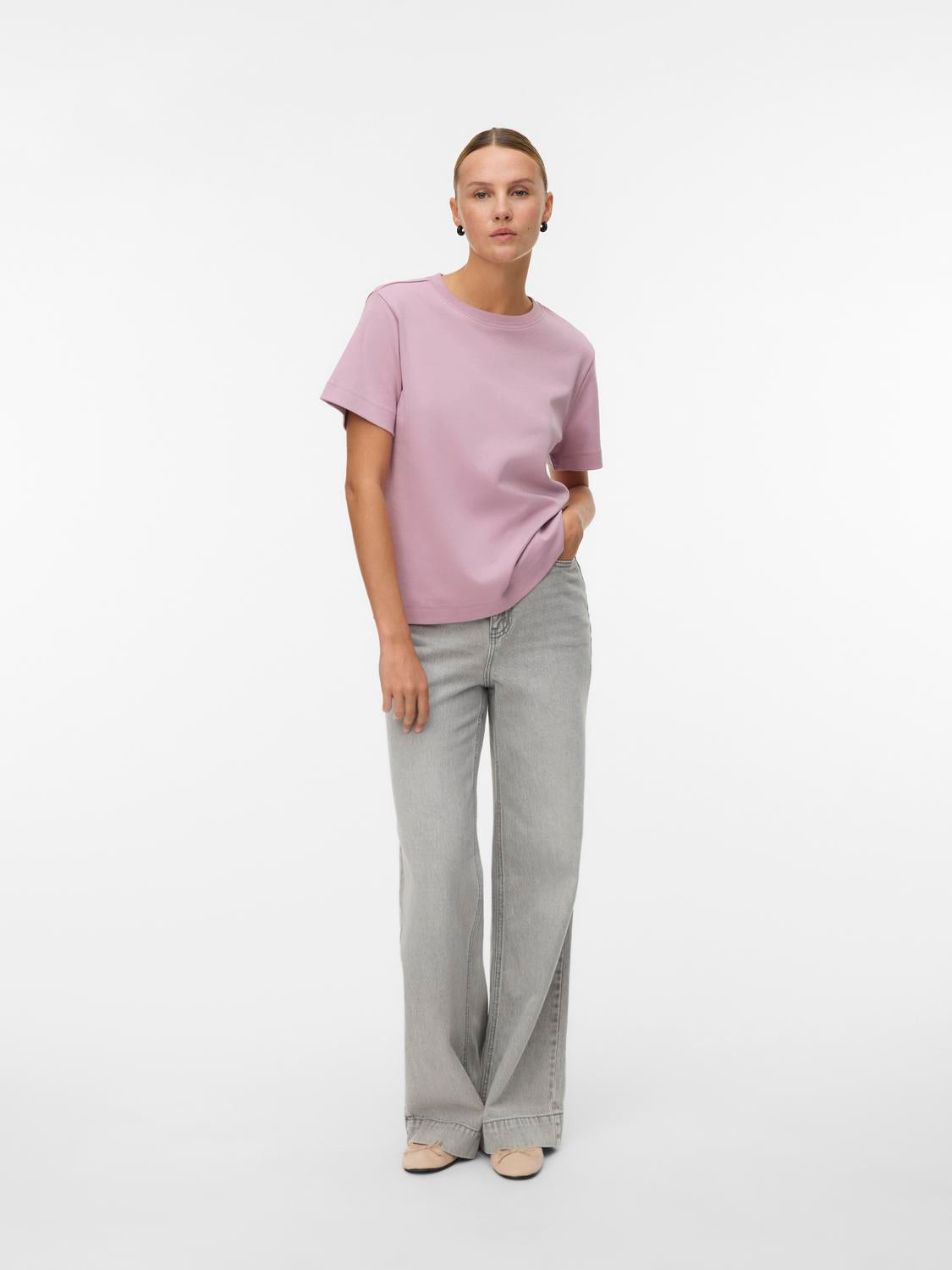 model_shot-front