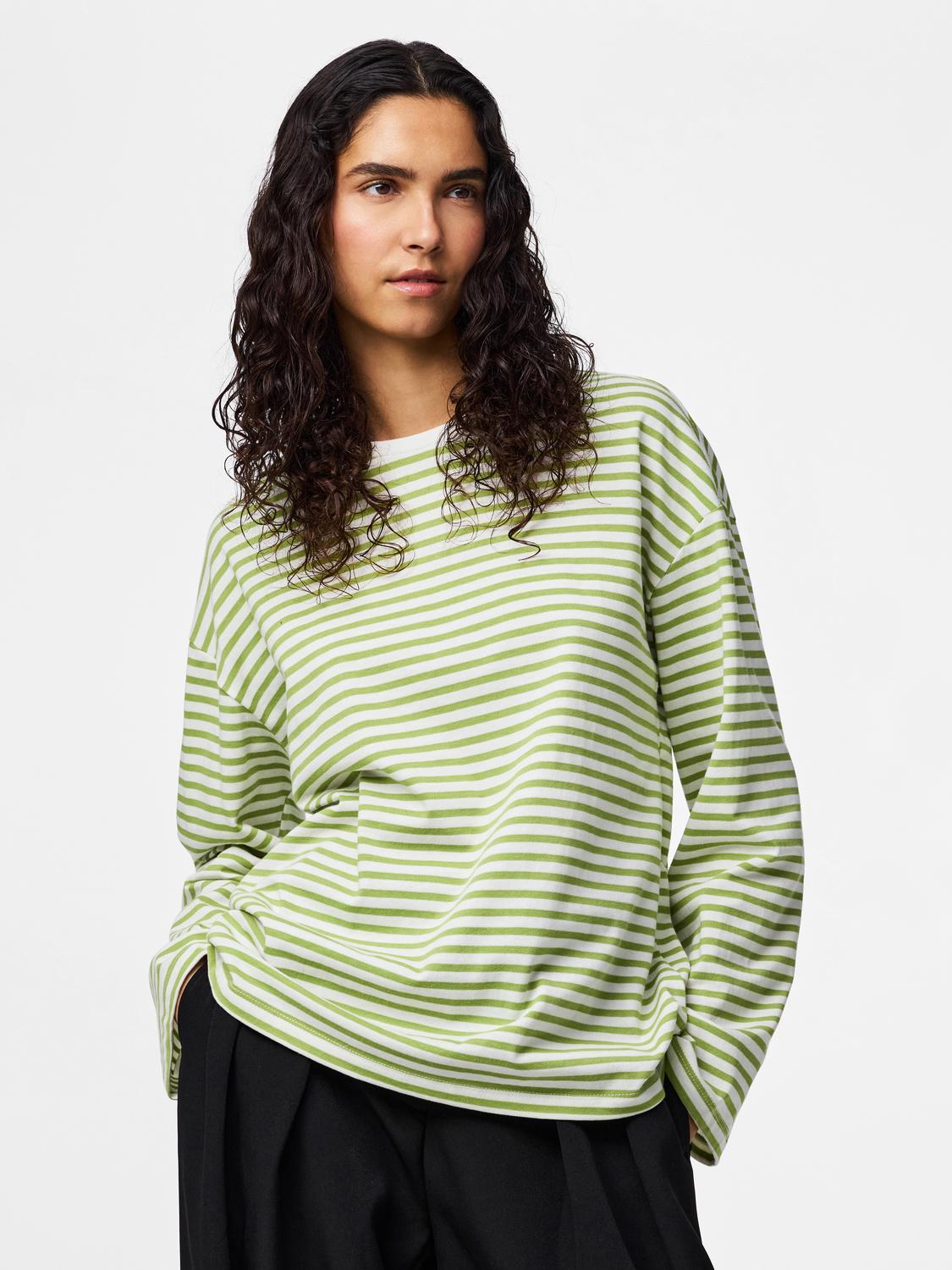 model_shot-front