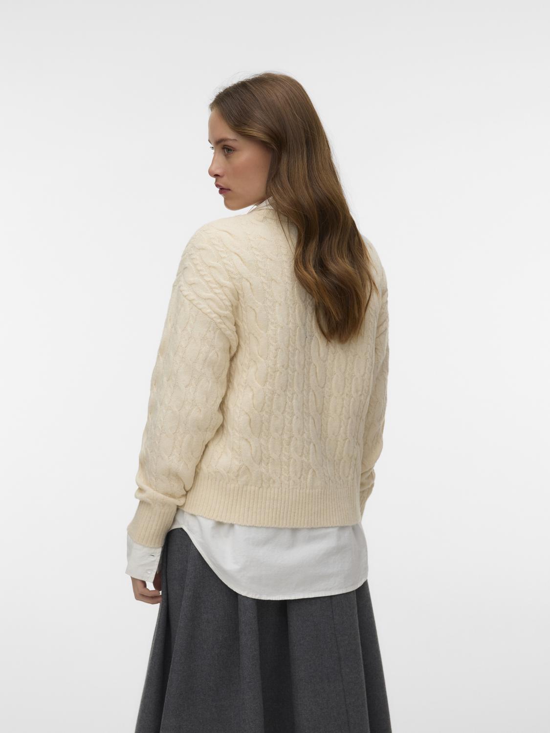 model_shot-back
