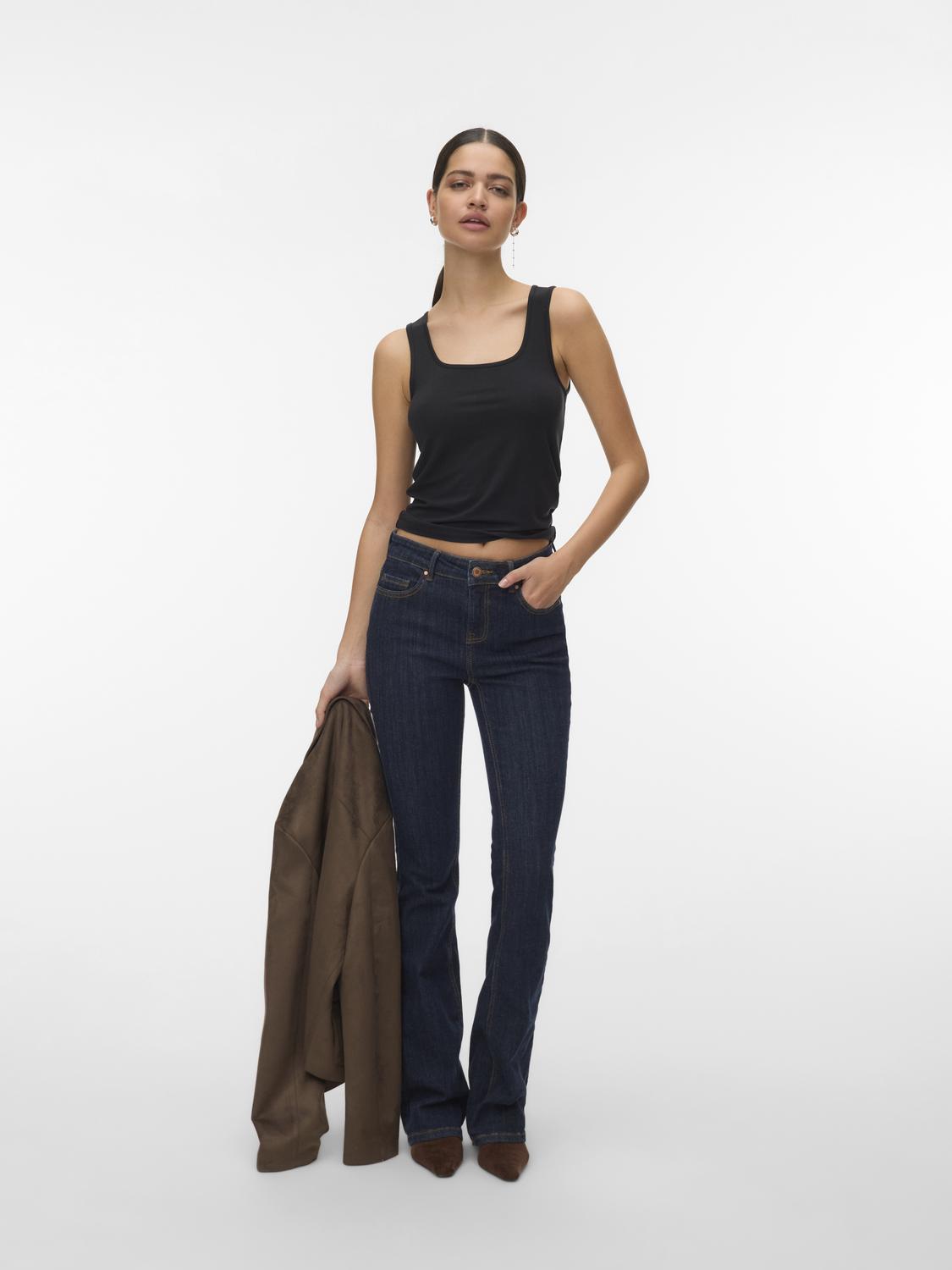 model_shot-front