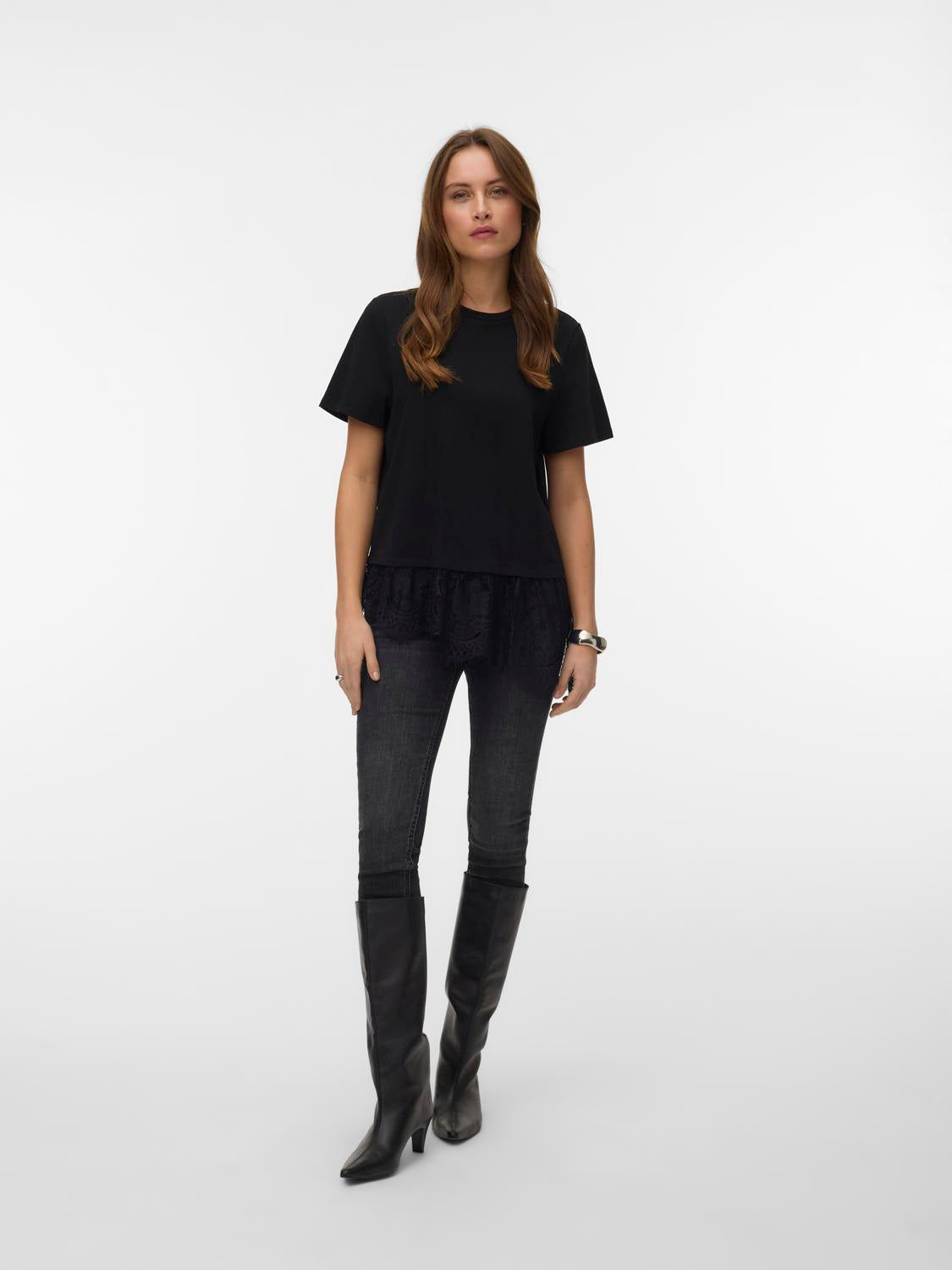 model_shot-front